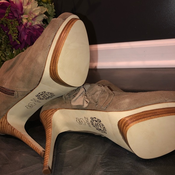 NEW-ZiGiny “Ruffle” platform heel-Dark Stone-sz 9 - Picture 6 of 7